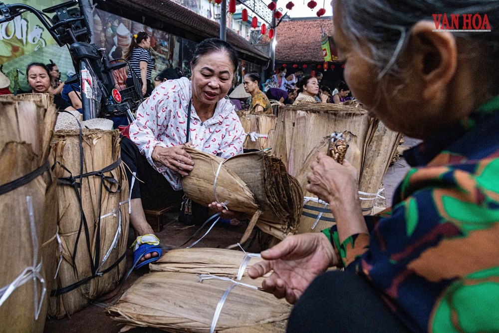 Ghé thăm phiên chợ nón làng Chuông - ảnh 11