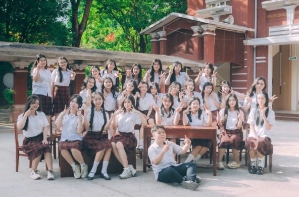 Ba thủ khoa Văn trong cùng một lớp: Hành trình từ tình yêu văn chương - ảnh 1