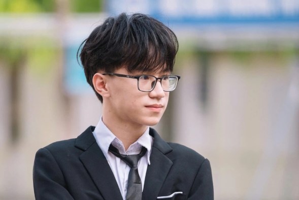 Thủ khoa “cú đúp” Toán - Lý: Hành trình bền bỉ của chàng trai xứ Nghệ - ảnh 1