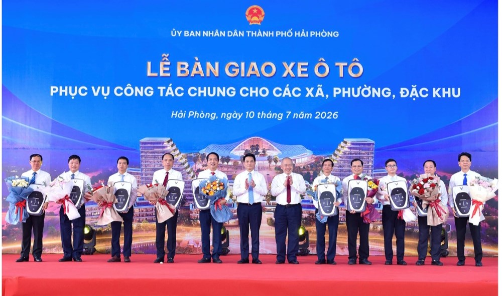 Hải Phòng cấp gần 100 ô tô phục vụ chính quyền cơ sở - ảnh 1