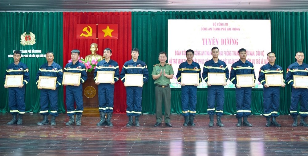 Vinh danh 10 cán bộ, chiến sĩ Công an Hải Phòng tham gia cứu nạn tại Venezuela - ảnh 4