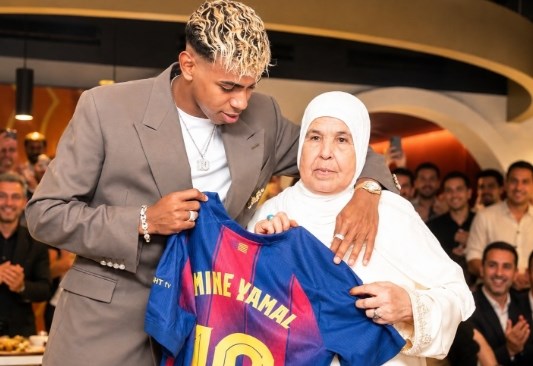 Bà nội Yamal giữa tâm bão tranh cãi: “Cháu tôi không phải người Morocco“ - ảnh 1