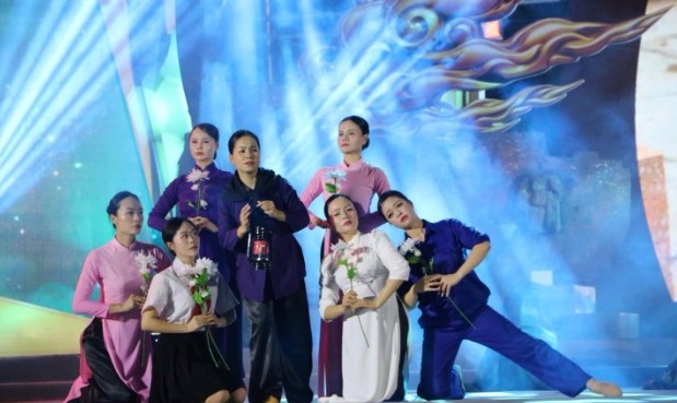 Chương trình “Vành hoa lửa”: Bản hùng ca tri ân các Anh hùng liệt sĩ - ảnh 3