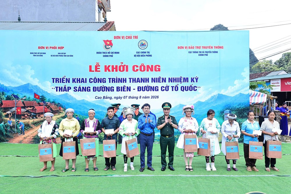 Khởi động công trình “Thắp sáng đường biên - Đường cờ Tổ quốc” - ảnh 1