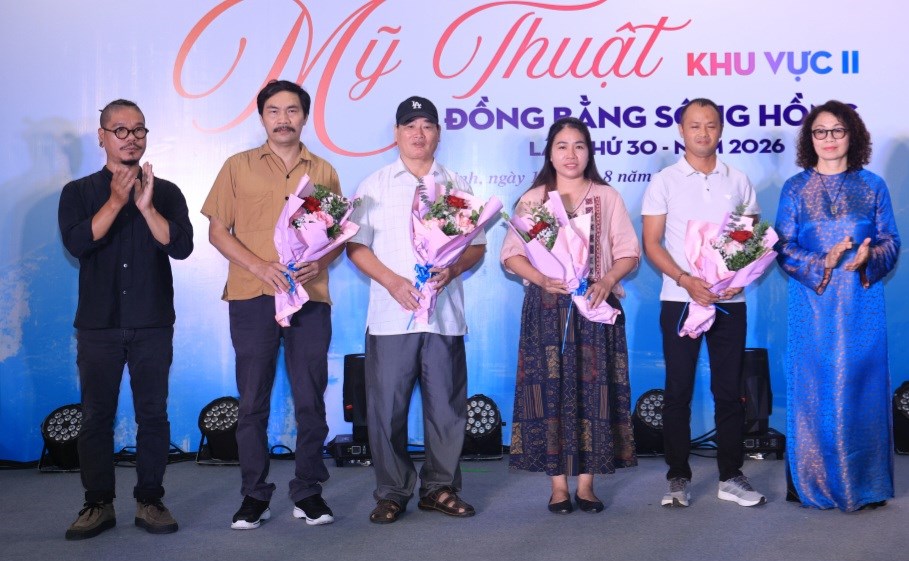 Khai mạc Triển lãm Mỹ thuật khu vực II tại Quảng Ninh - ảnh 2