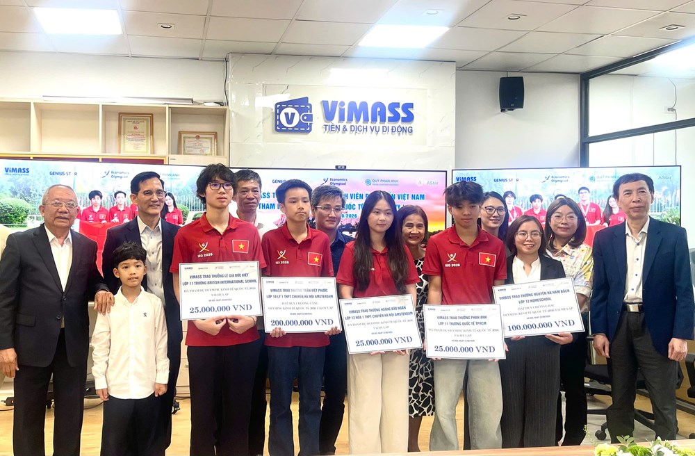 Nam sinh lớp 10 giành HCV Olympic Kinh tế toàn cầu với độ khó tương đương đại học năm 3 - ảnh 1