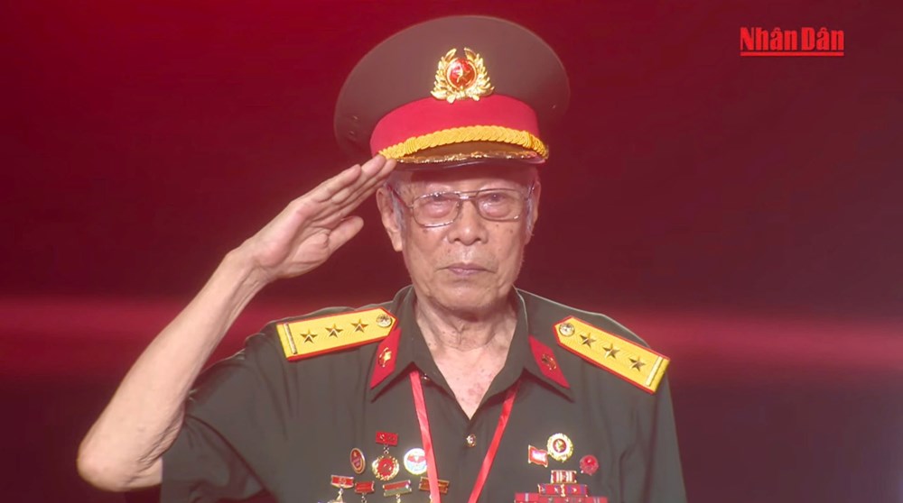 Chạm đến trái tim hàng vạn khán giả: Những khoảnh khắc đáng nhớ tại concert “Tổ quốc trong tim“ - ảnh 6