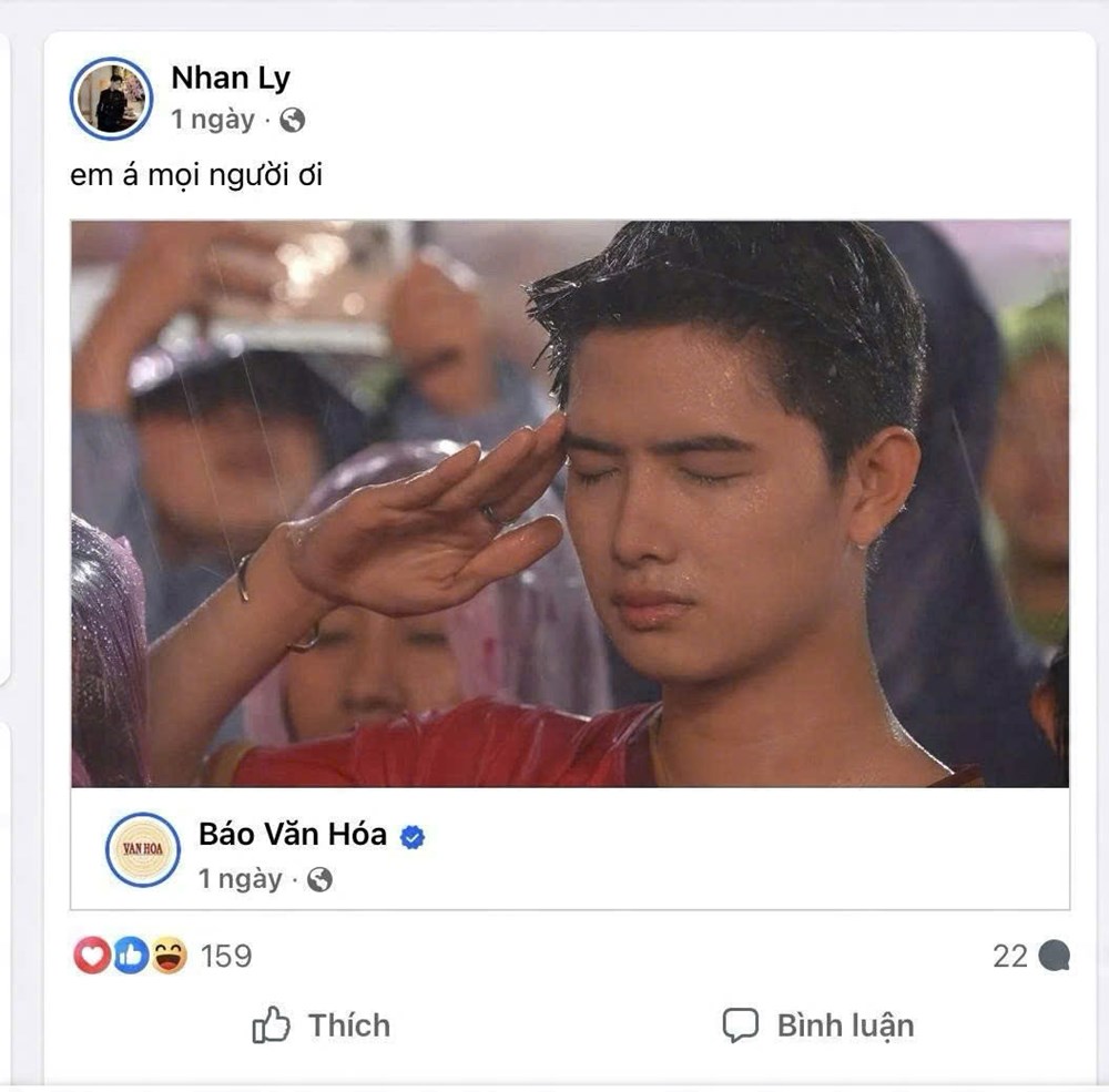 Vô tình viral từ một tấm hình: Chàng trai chào cờ dưới mưa gây “thương nhớ” - ảnh 1