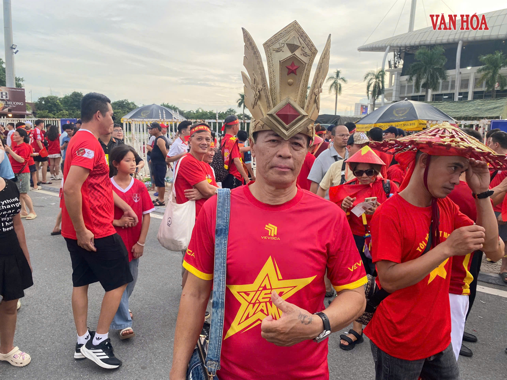 Cổ động viên Việt Nam “sục sôi” trước trận chung kết ASEAN Cup 2026 - ảnh 3