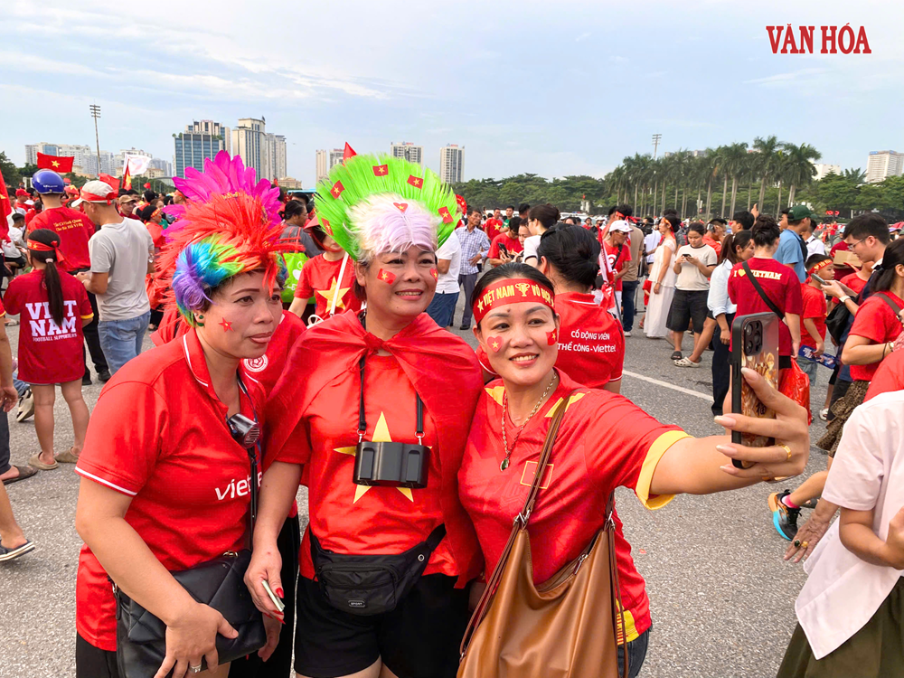 Cổ động viên Việt Nam “sục sôi” trước trận chung kết ASEAN Cup 2026 - ảnh 4