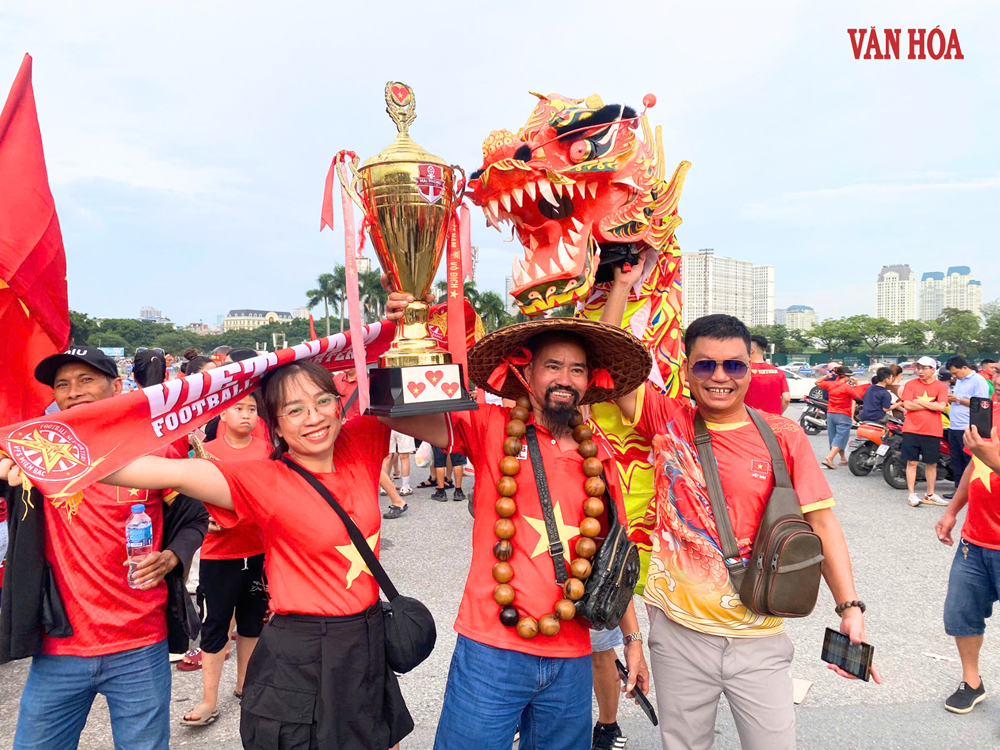 Cổ động viên Việt Nam “sục sôi” trước trận chung kết ASEAN Cup 2026 - ảnh 7