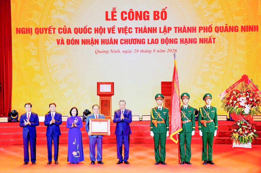 Tổng Bí thư, Chủ tịch nước Tô Lâm dự Lễ công bố tỉnh Quảng Ninh lên thành phố - ảnh 2