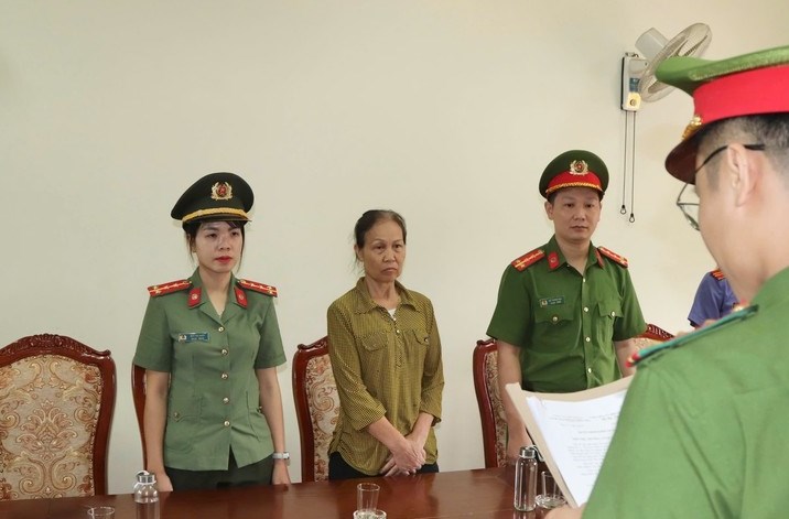 Sơn La: Người phụ nữ 66 tuổi bị khởi tố vì dùng hàn the sản xuất hàng trăm kilogam bánh cuốn - ảnh 1