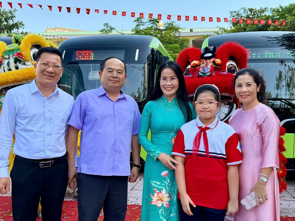 Quảng Ninh tiên phong đưa đón học sinh miễn phí bằng xe buýt - ảnh 4