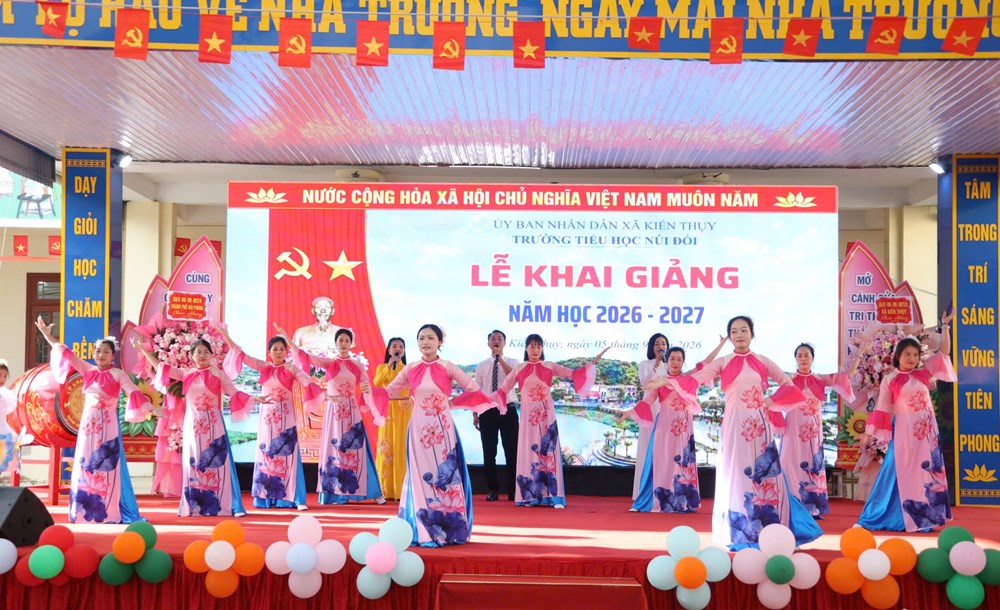 Hơn 1,1 triệu học sinh Hải Phòng dự Lễ khai giảng năm học mới - ảnh 6