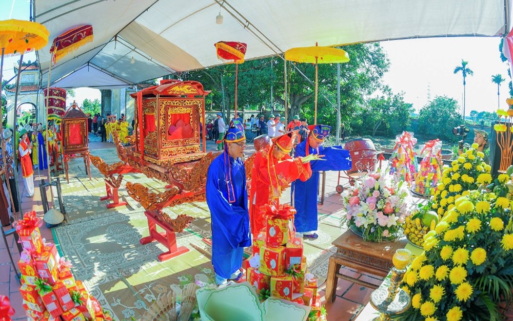 Đặc sắc lễ hội tại ngôi đền nghìn năm thờ Hoàng Thái hậu Ỷ Lan - ảnh 2