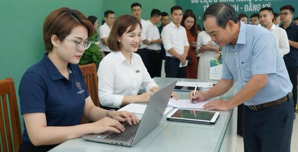 Đủ tuổi nghỉ hưu nhưng chưa đóng đủ 15 năm BHXH: Lựa chọn nào cho người lao động? - ảnh 1