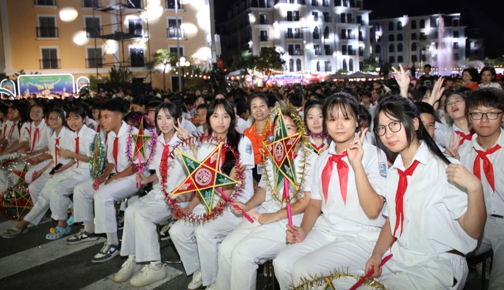 Lễ hội Trăng rằm Bãi Cháy: Tỏa sáng cùng thành phố Quảng Ninh - ảnh 11