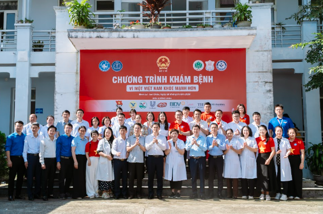 Lai Châu: Hơn 1.500 người dân, phụ nữ và học sinh được khám, tư vấn sức khỏe - ảnh 3