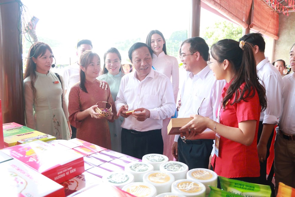 Khai mạc Tuần Văn hóa, Du lịch và Xúc tiến thương mại Lễ hội Côn Sơn - Kiếp Bạc - ảnh 5