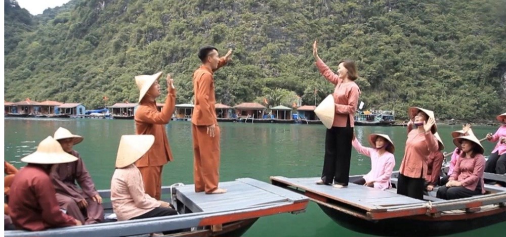 Hát giao duyên - nét văn hóa đặc sắc tại làng chài Cửa Vạn trên Vịnh Hạ Long - ảnh 5