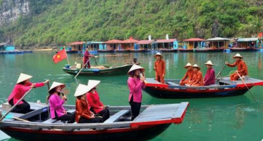 Hát giao duyên - nét văn hóa đặc sắc tại làng chài Cửa Vạn trên Vịnh Hạ Long - ảnh 3