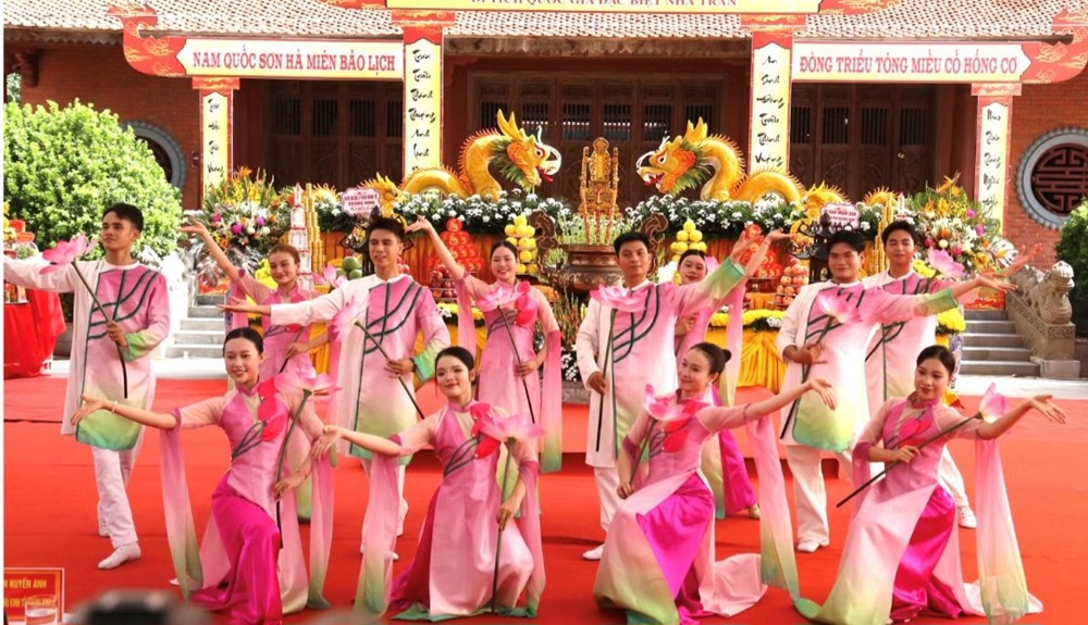 Quảng Ninh: Lễ khai hội đền An Sinh - điểm đến văn hóa tâm linh - ảnh 1