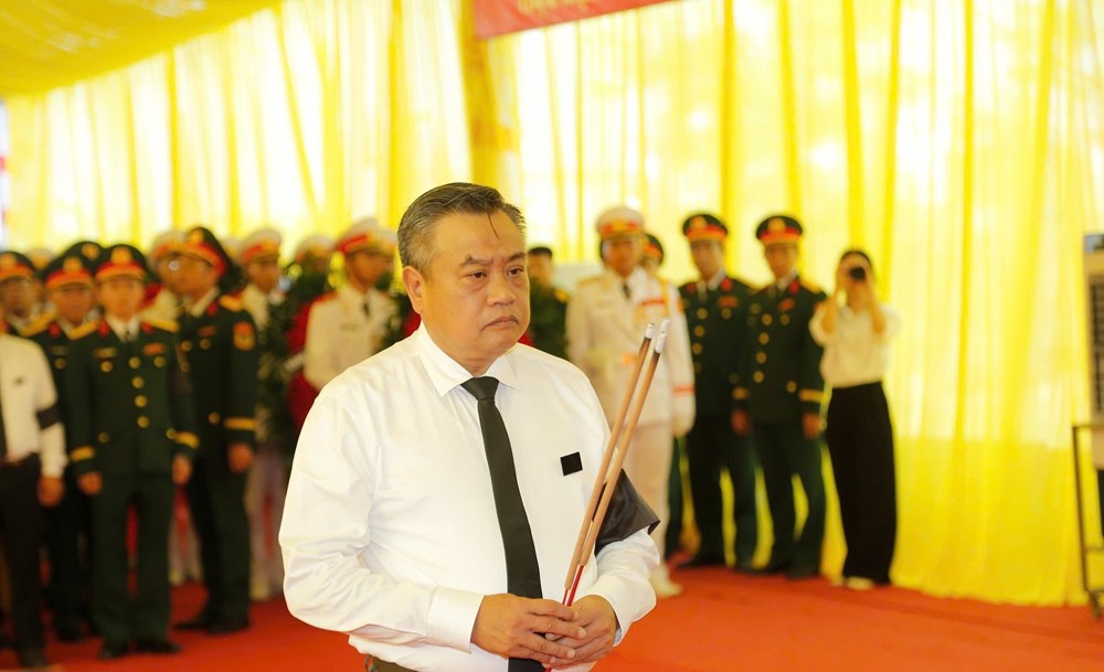 Hải Phòng trang trọng truy điệu, an táng 56 hài cốt liệt sĩ và đồng bào tử nạn - ảnh 1