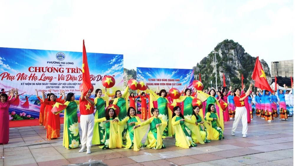 Quảng Ninh: Hơn 1.200 phụ nữ tham gia chương trình “Phụ nữ Hạ Long - Vũ điệu bên bờ di sản” - ảnh 3