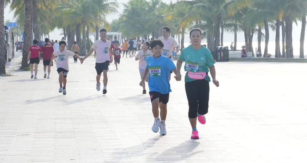 Quảng Ninh: Gần 2.000 cha mẹ, học sinh cùng tham gia Ngày hội Gia đình Lê Thánh Tông - ảnh 4