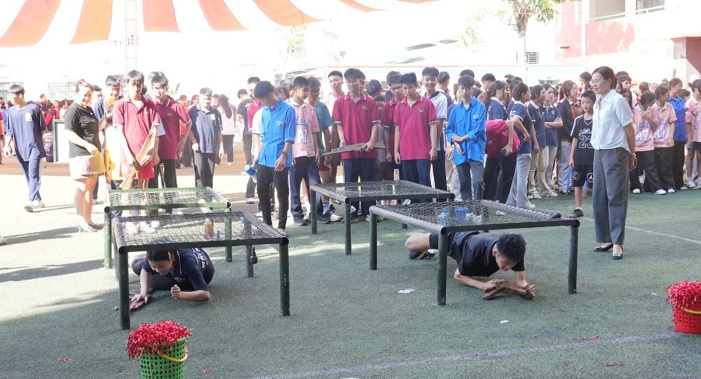 Quảng Ninh: Gần 2.000 cha mẹ, học sinh cùng tham gia Ngày hội Gia đình Lê Thánh Tông - ảnh 2