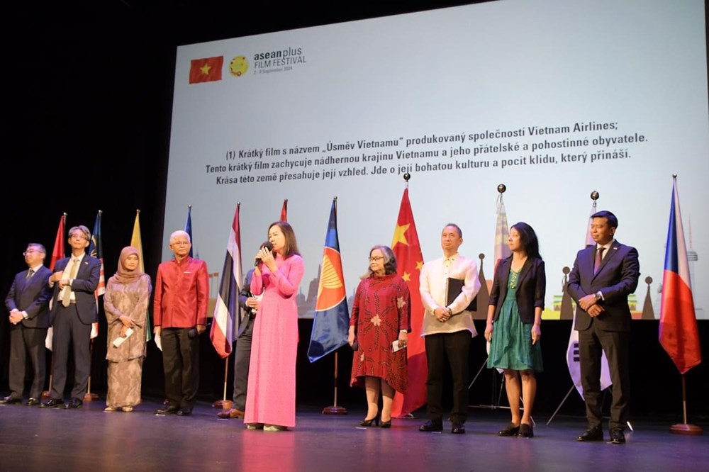 Công chiếu phim "Em và Trịnh” tại LHP ASEAN mở rộng - ảnh 2