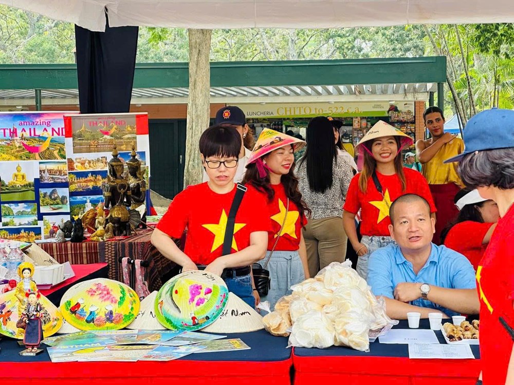 Văn hoá, ẩm thực Việt Nam gây ấn tượng mạnh mẽ tới du khách - ảnh 1
