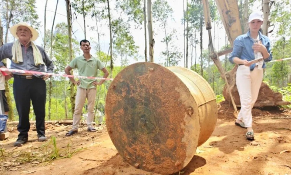 Trung Quốc phát hiện trống đồng cổ hơn 1.000 năm tuổi - ảnh 1