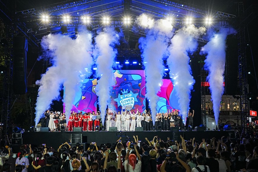 Sân khấu đậm sắc K-pop - ảnh 1