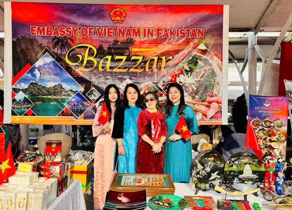 Lan toả văn hoá hoá Việt tại Hội chợ Từ thiện Bazaar 2025 - ảnh 1