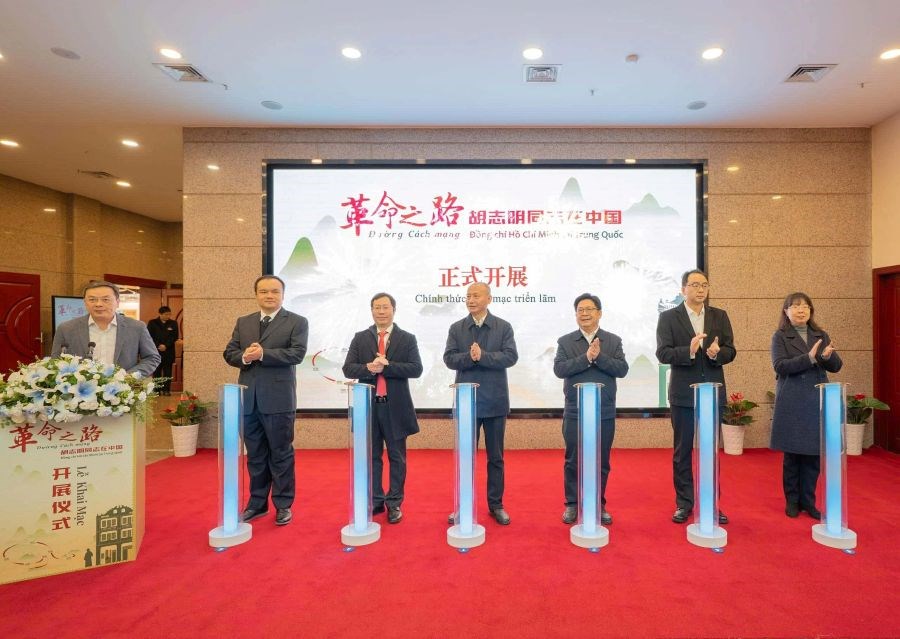 Triển lãm chuyên đề “Đường cách mạng - Đồng chí Hồ Chí Minh ở Trung Quốc“ - ảnh 1