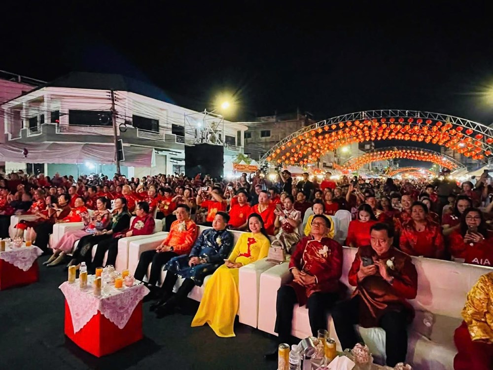Gần 60.000 người tham dự Lễ hội Tết ba nước Việt Nam - Thái Lan - Trung Quốc - ảnh 2