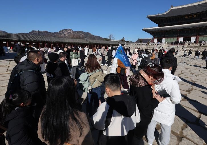 Hàn Quốc đón 190.000 lượt khách Trung Quốc trong dịp Tết Nguyên đán - ảnh 1