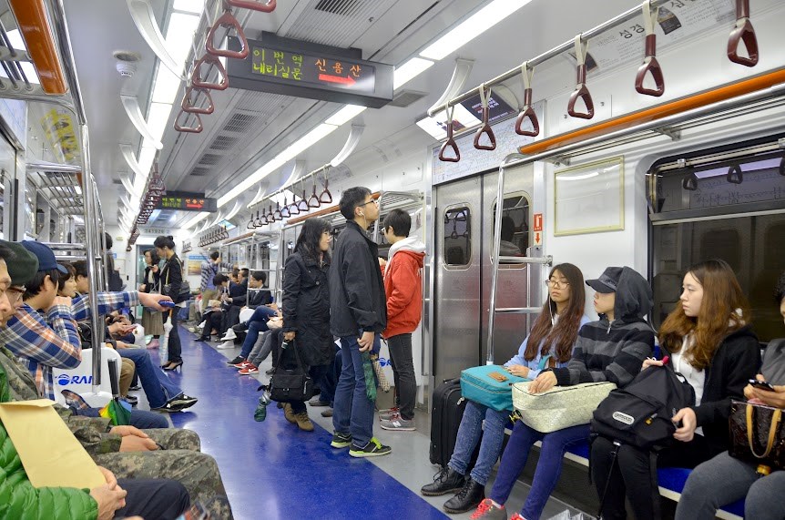 Seoul phạt hành khách không quẹt thẻ tàu điện ngầm - ảnh 1