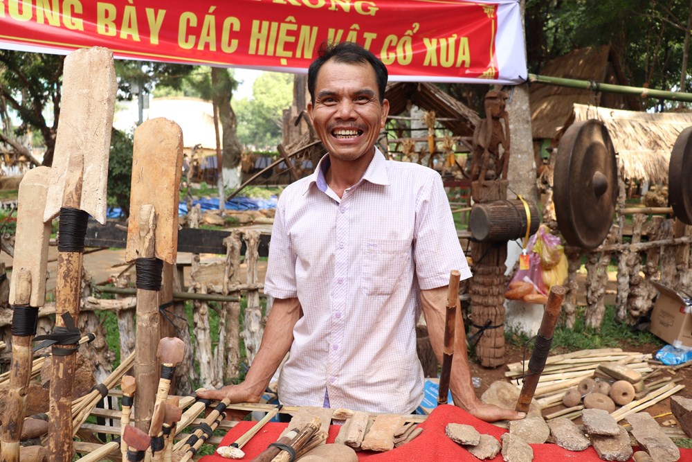 Anh nông dân say mê sưu tầm cổ vật - ảnh 4