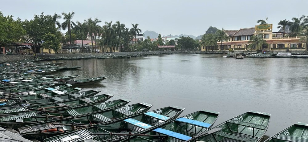 Ninh Bình tạm dừng đón khách du lịch bằng phương tiện thuỷ từ 13h ngày 21.7 - ảnh 1