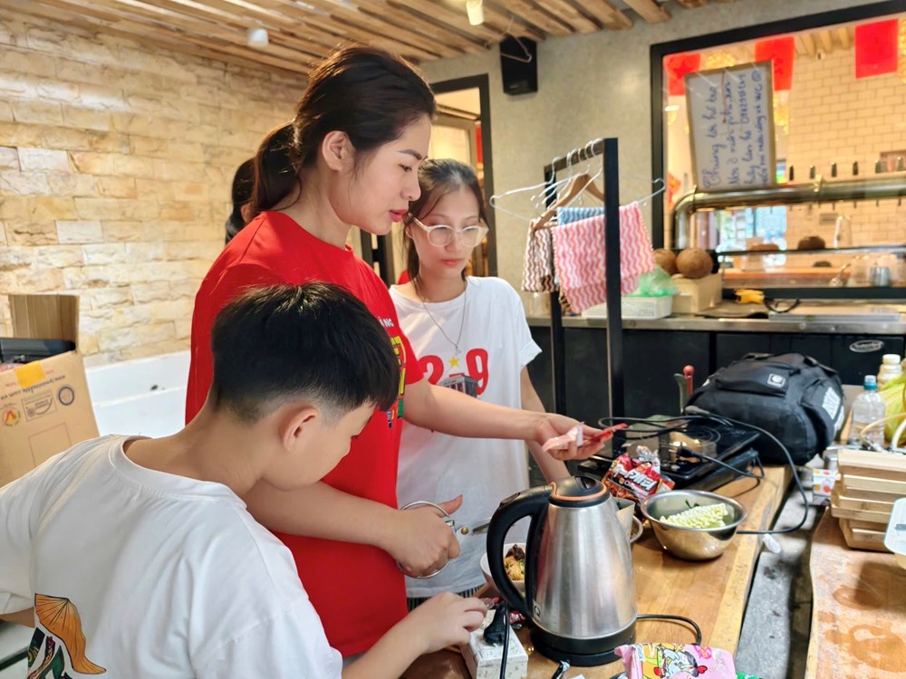 "Ngõ nhỏ, phố nhỏ"... tình tôi ở đó - ảnh 2