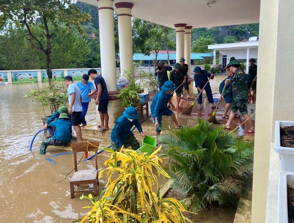 Vượt khó sau lũ lụt cho ngày tựu trường - ảnh 1
