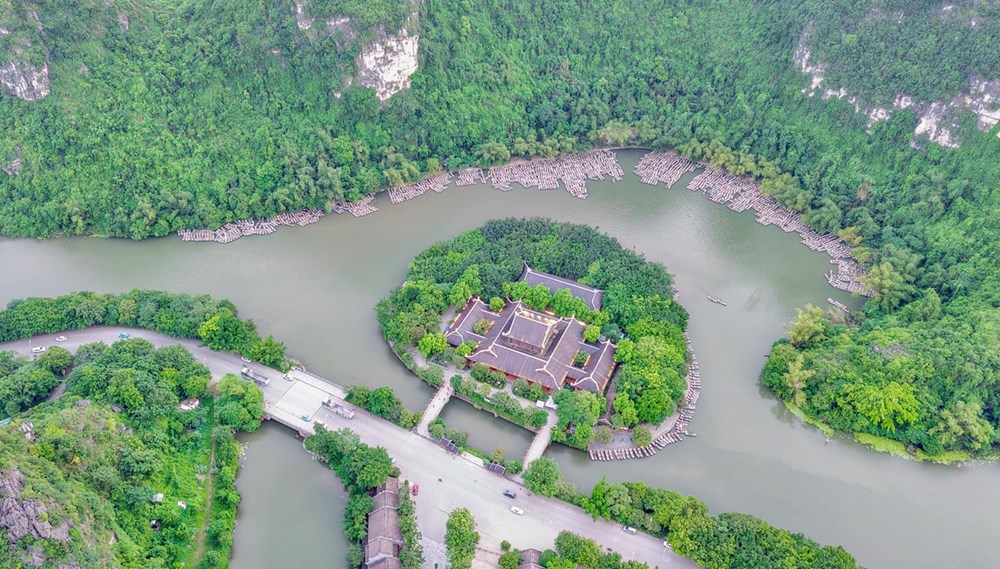 Dự án xây dựng 2 khu du lịch nổi tiếng ở Ninh Bình dính nhiều vi phạm - ảnh 1