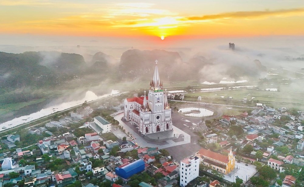 Nhà thờ lớn nhất Việt Nam chính thức được khánh thành - ảnh 1