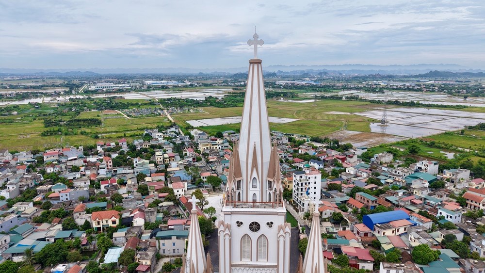 Nhà thờ lớn nhất Việt Nam chính thức được khánh thành - ảnh 6