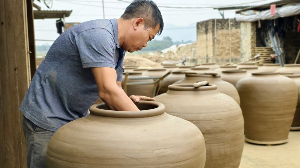 Làng nghề gốm Gia Thuỷ đỏ lửa phục vụ thị trường cuối năm - ảnh 8
