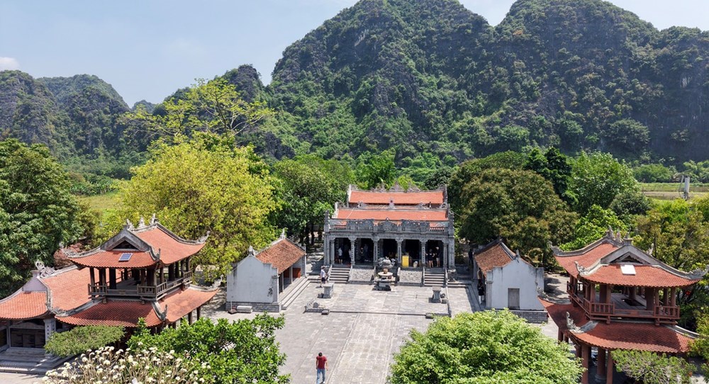 Người thủ từ “kể chuyện” di sản bằng âm nhạc dân tộc - ảnh 1