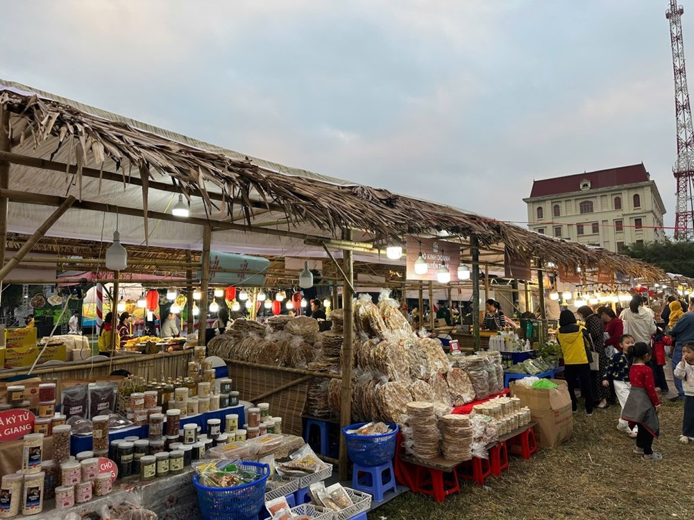 Liên hoan ẩm thực Ninh Bình năm 2025 đón trên 100.000 lượt khách - ảnh 2